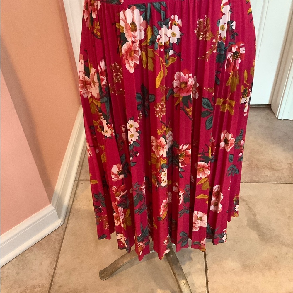 Beautiful Spring/Summer Dress - Picture 4 of 5